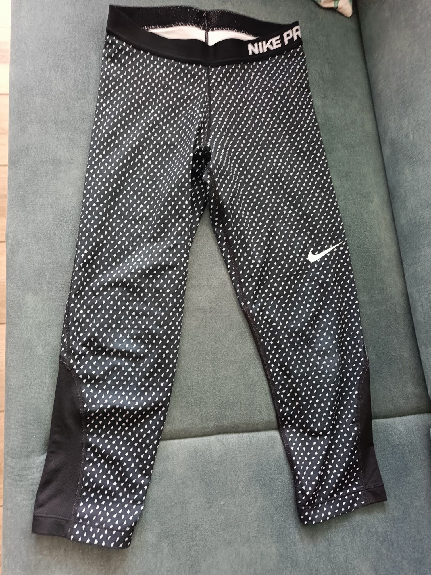 Leginsy za kolano Nike rozmiar s