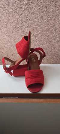 Sandália vermelha de Sra 35