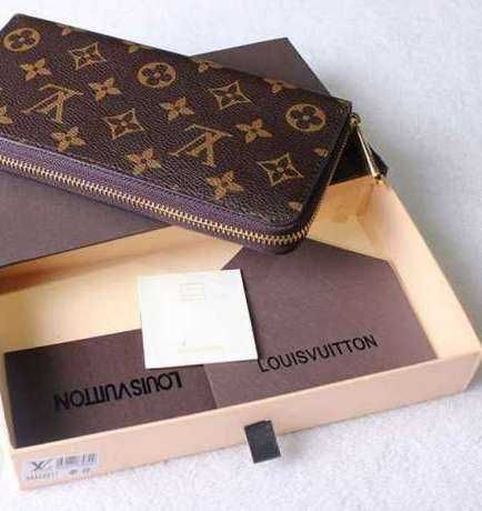 LOUIS VUITTON Zippy Portfel na present, skóra 016