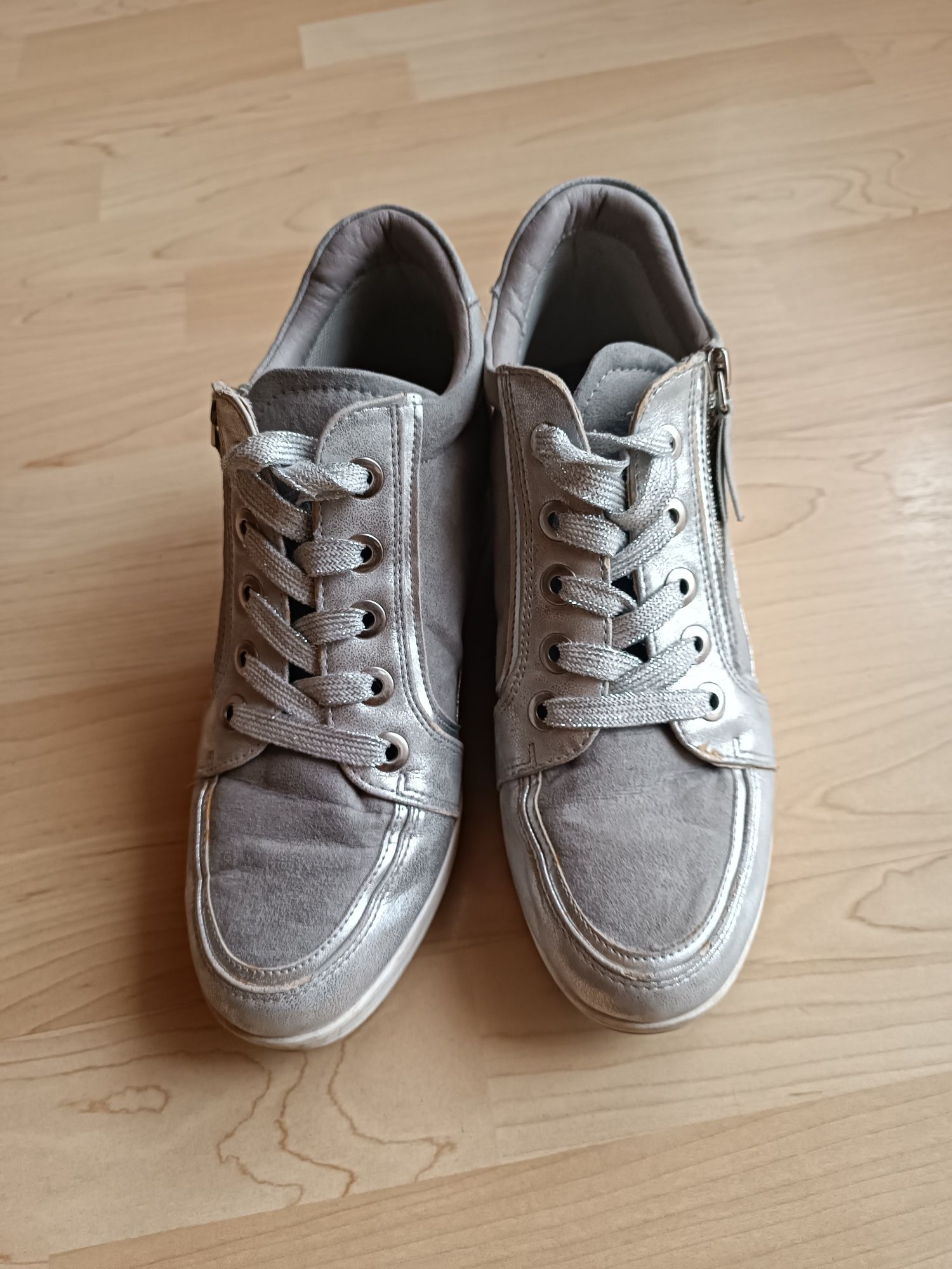 Buty trzewiki trampki koturn szaro srebrne rozm 38 CCC