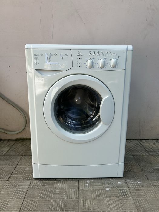 Стиральная машина Indesit на 6 кг WIL 85.Гарантия!