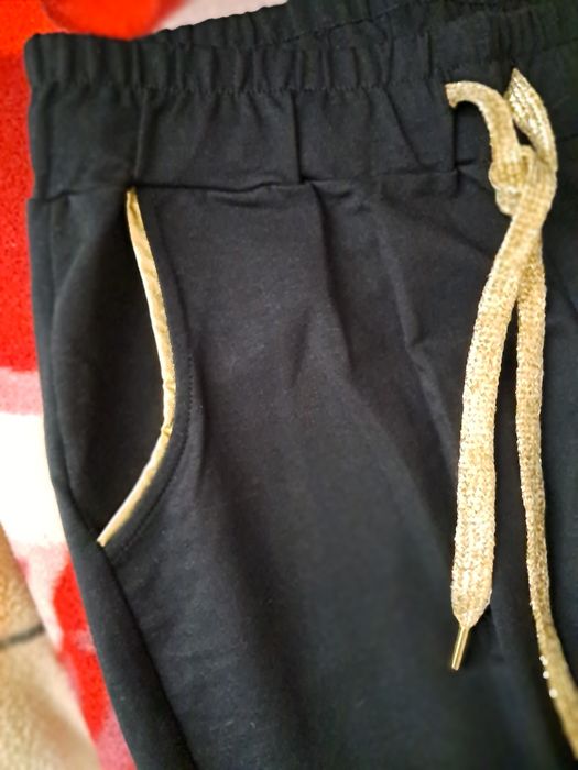 Sprzedam dresy  damskie