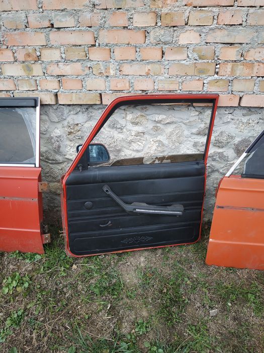 Кузовщина двері капот ВАЗ 2106