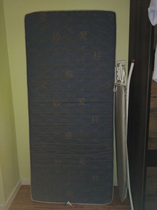 Materac i Łóżko drewniane 90x200