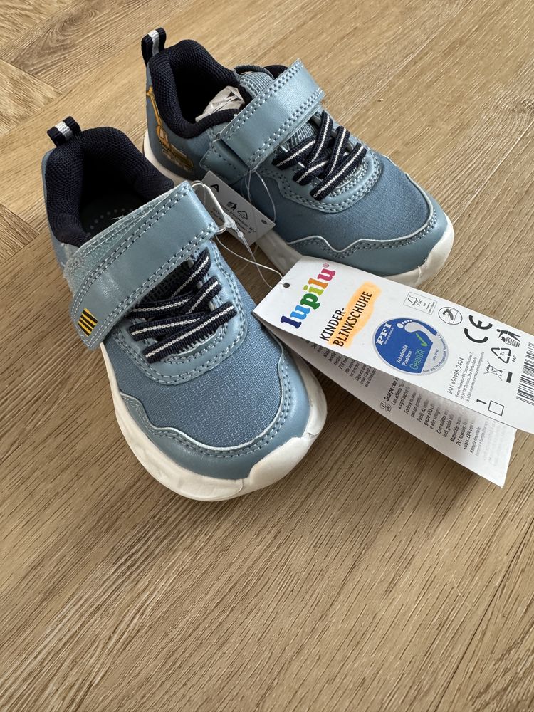 Nowe buty Lupilu świecące 25