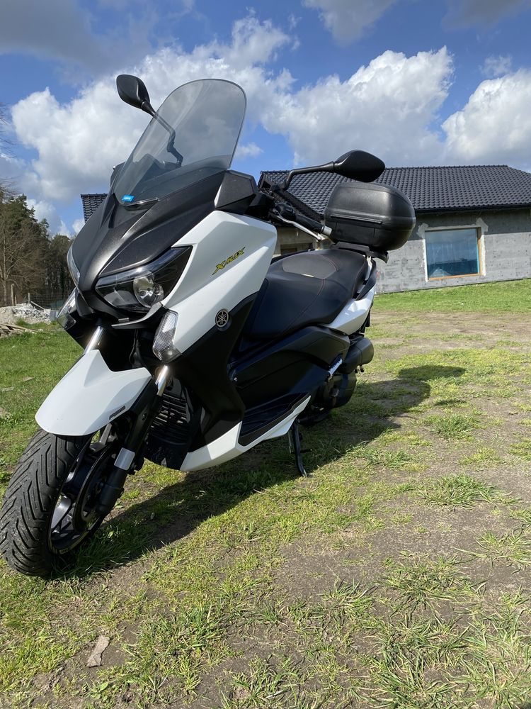 Yamaha X-Max 125