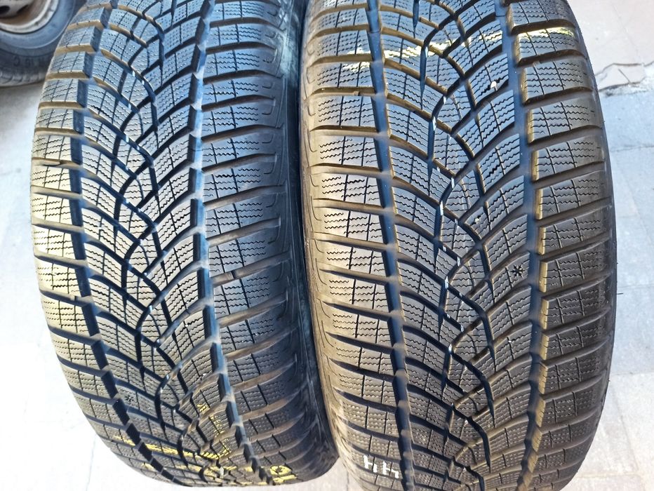 Зимняя резина ПАРА 215/50 R17 Goodyear Ultra Grip Performance
