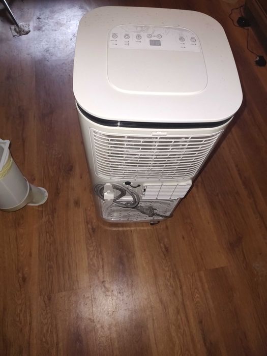 Powiew Ulgi w Sercu Lata: Klimatyzator Eberg Ochłodzi Twój Dom!