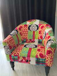 Niepowtarzalny, kolorowy fotel