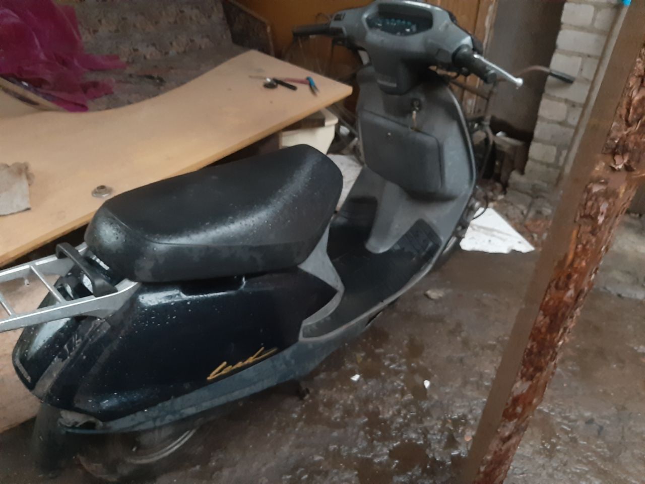 Продам скутер Honda lead af20