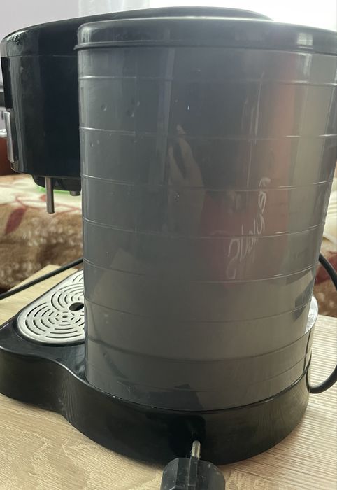 Продам крапельну кавоварку