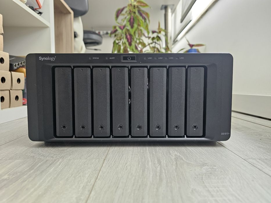 NAS Synology DS1815+