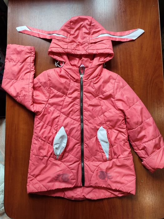 Демісезонна куртка на дівчинку
