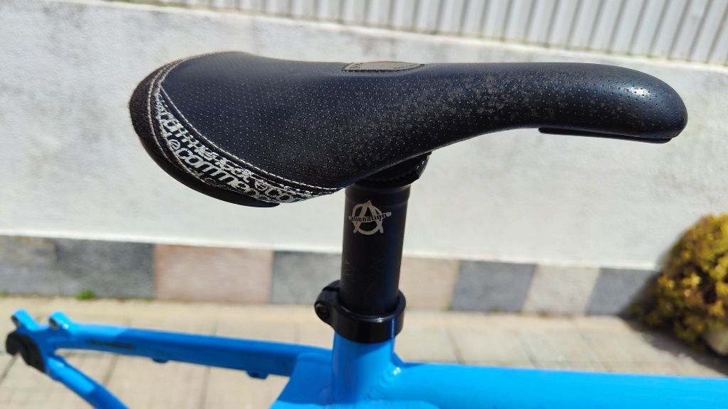 Quadro Commencal Absolut.