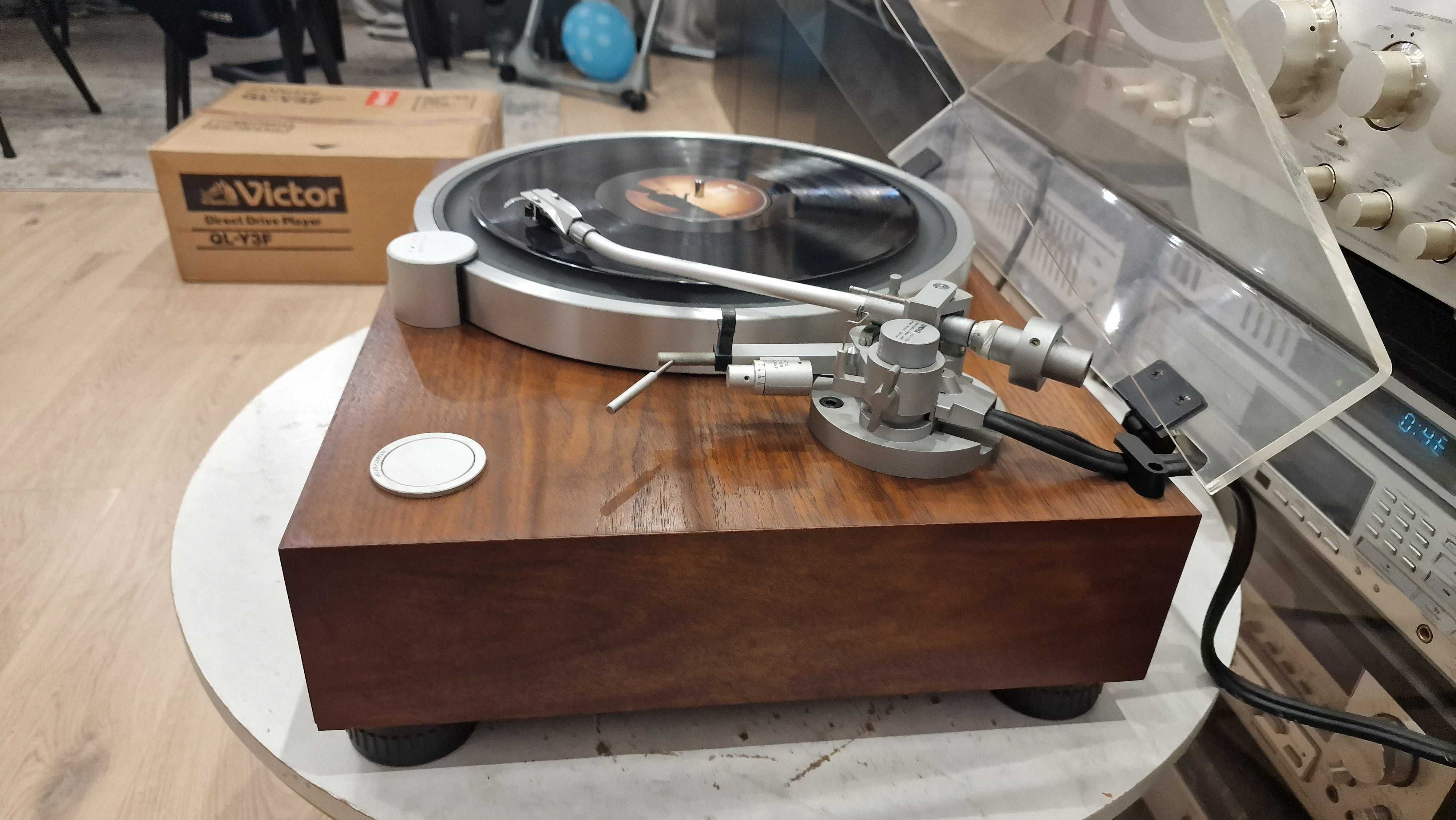 Gramofon Yamaha GT 2000 L + Audio Technica AT140E