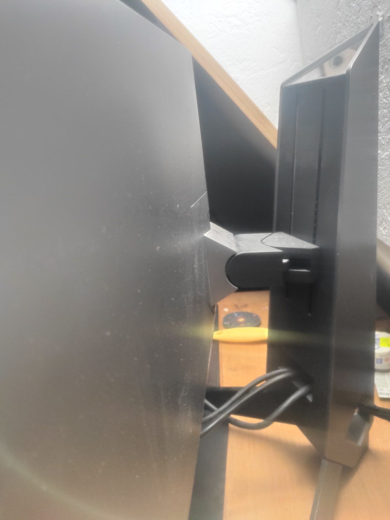 Монітор 240 hz alienware aw2518hf робочий з дефектом