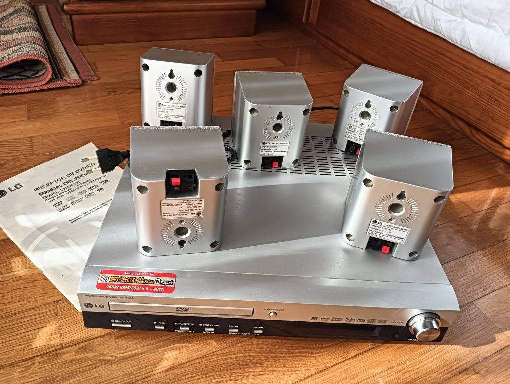 Colunas LG Model LHS-D6230T