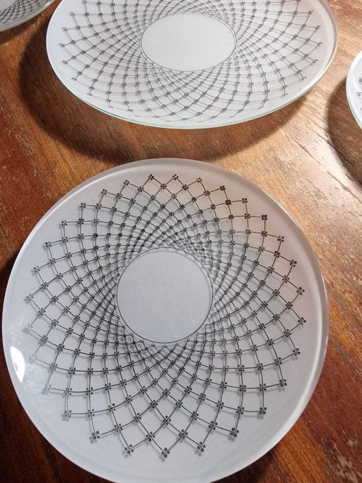 Тарелки селедочницы разные