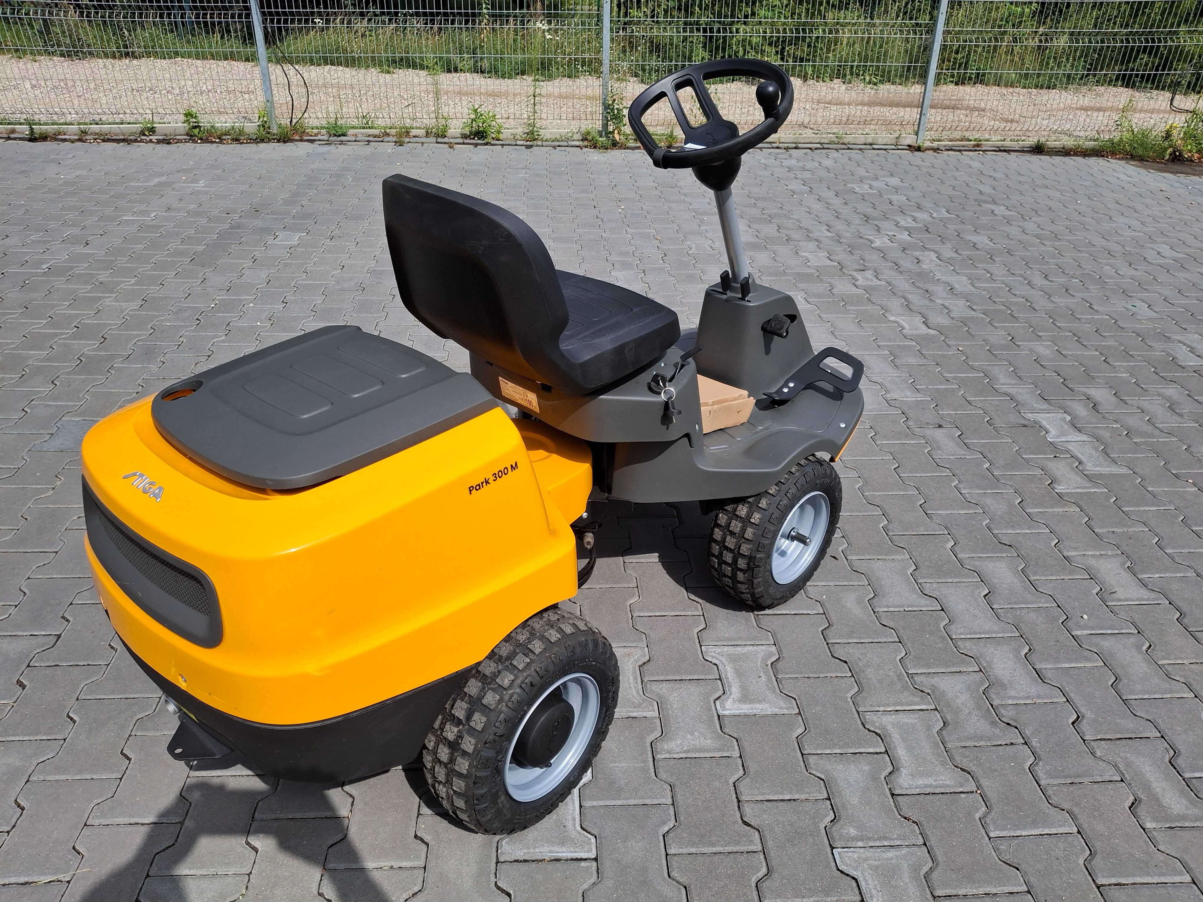Nowy powystawowy traktorek stiga park 300 M
