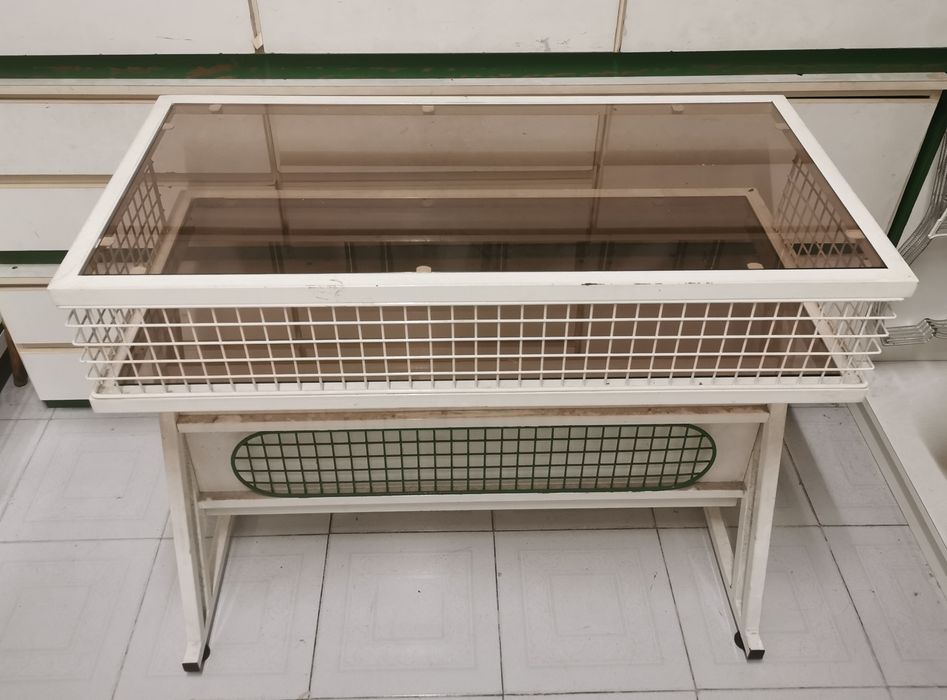 Mesa / secretária de metal e vidro