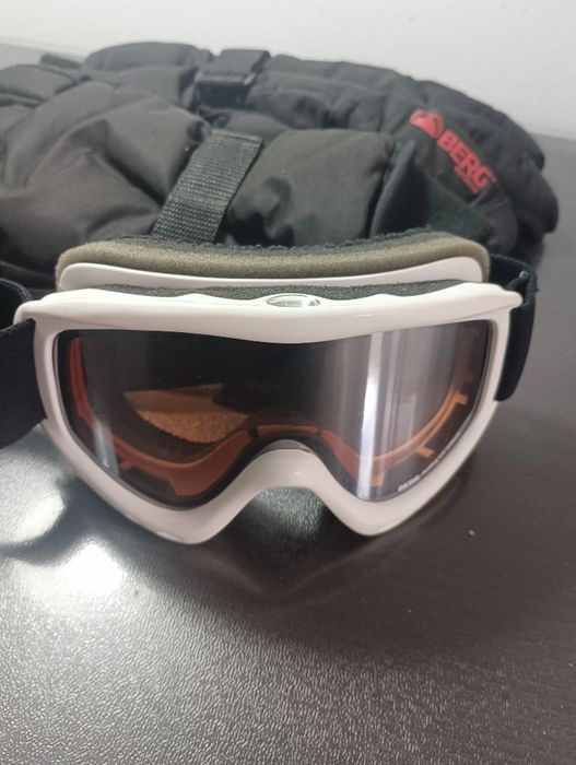 Óculos/máscara e luvas para ski ou snowboard