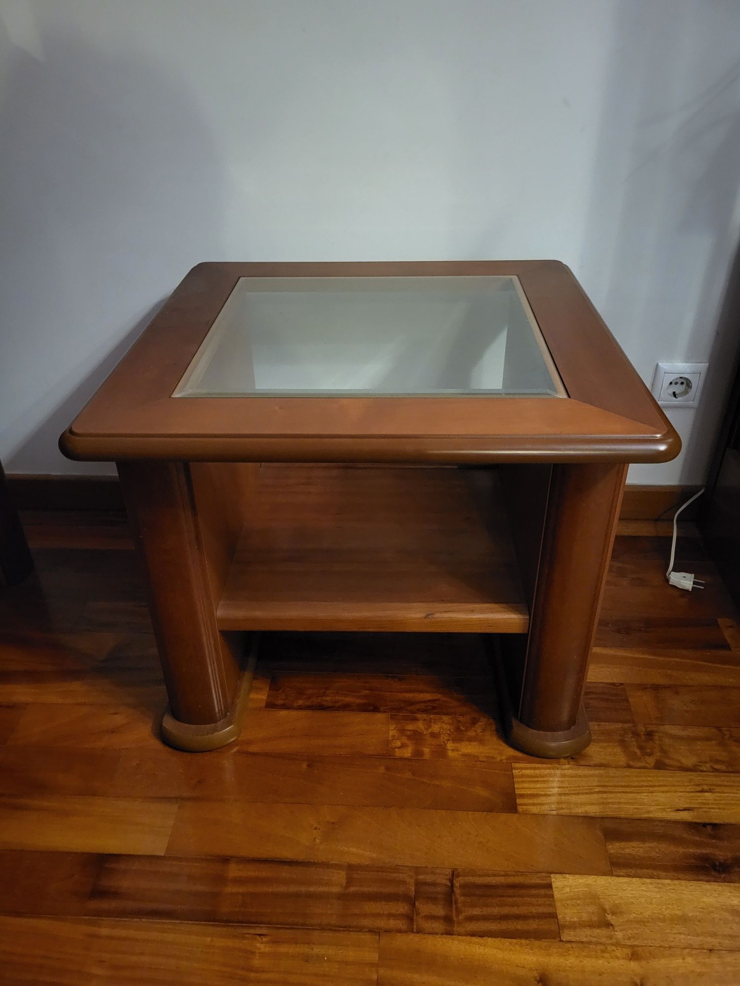 Mesa apoio cerejeira.