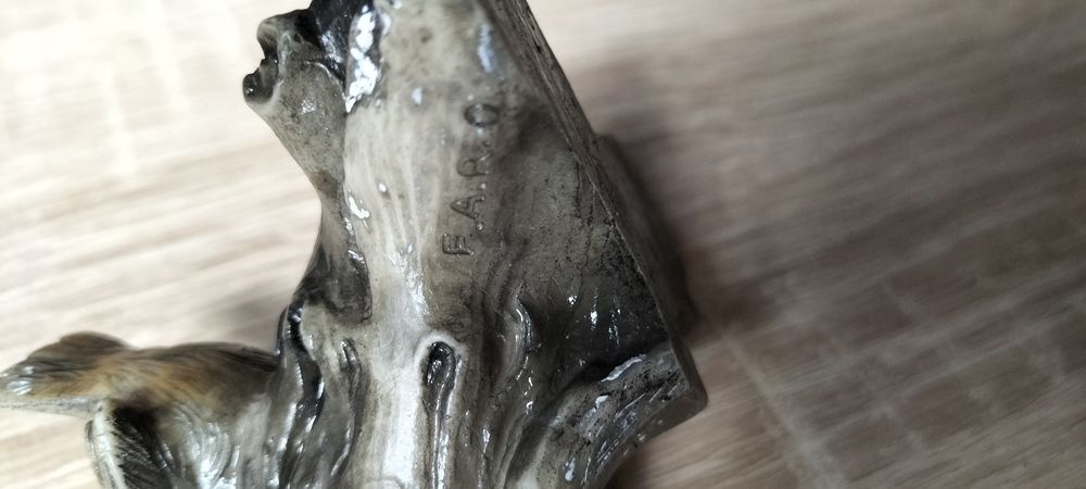 Figurka rzeźba ptaszki na galezi F.A.R.O
