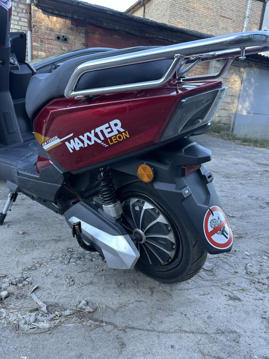 Електро скутер MAXXTER LEON 250