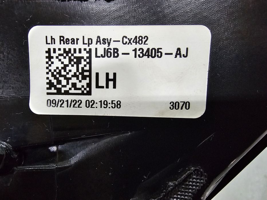 Ford Escape lampy tyl L+P titanium