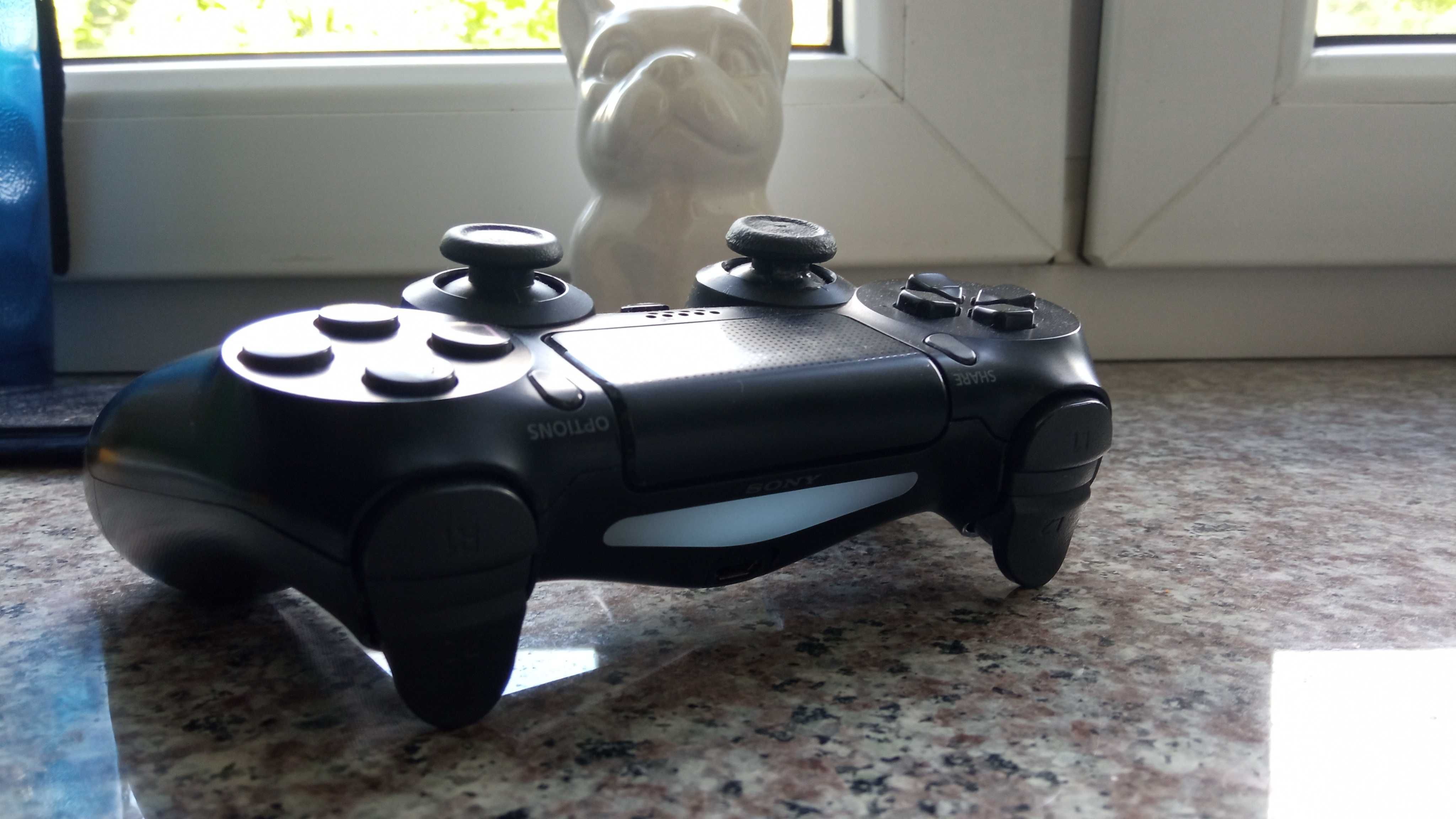 pad Dualshock 4 (stan idealny)