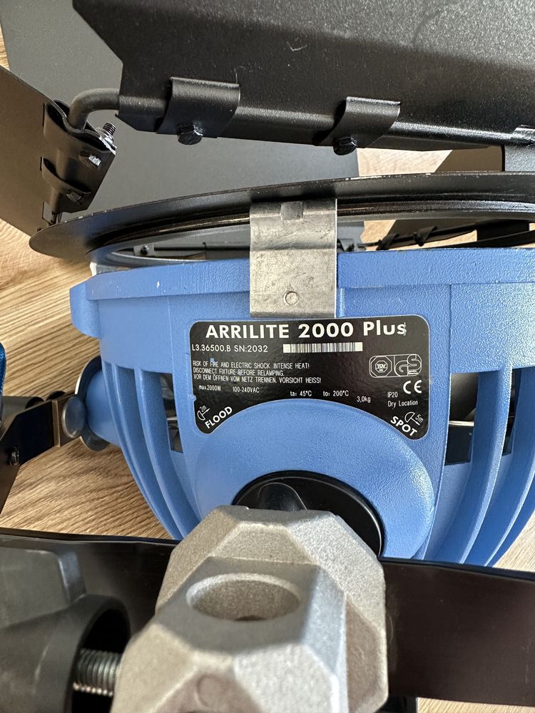 2x Arri Arrilite 2000 Plus lampy żarowe filmowe 2000W