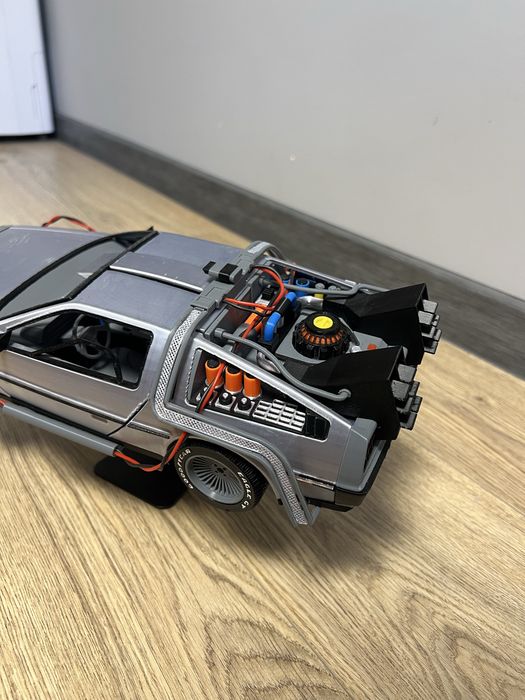 Model DeLorean DMC-12