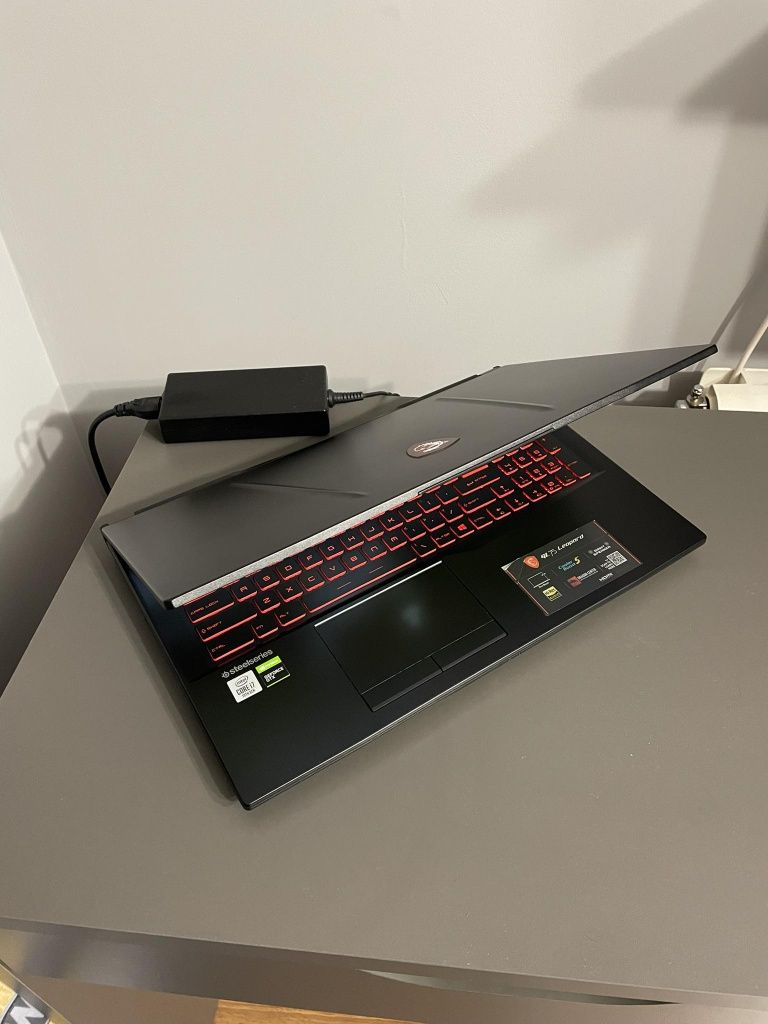 Laptop MSI GL75 Leopard 10SDR