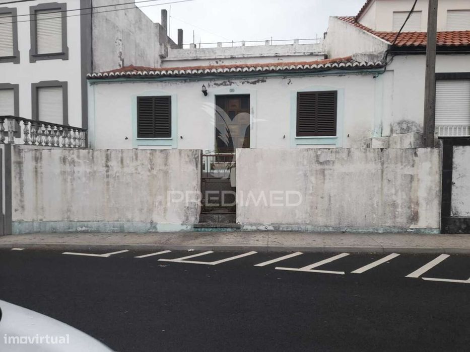 Moradia T4 para recuperar