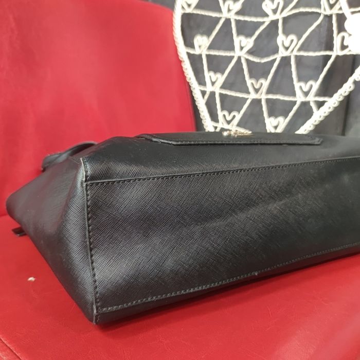 Сумка тоут від Guess