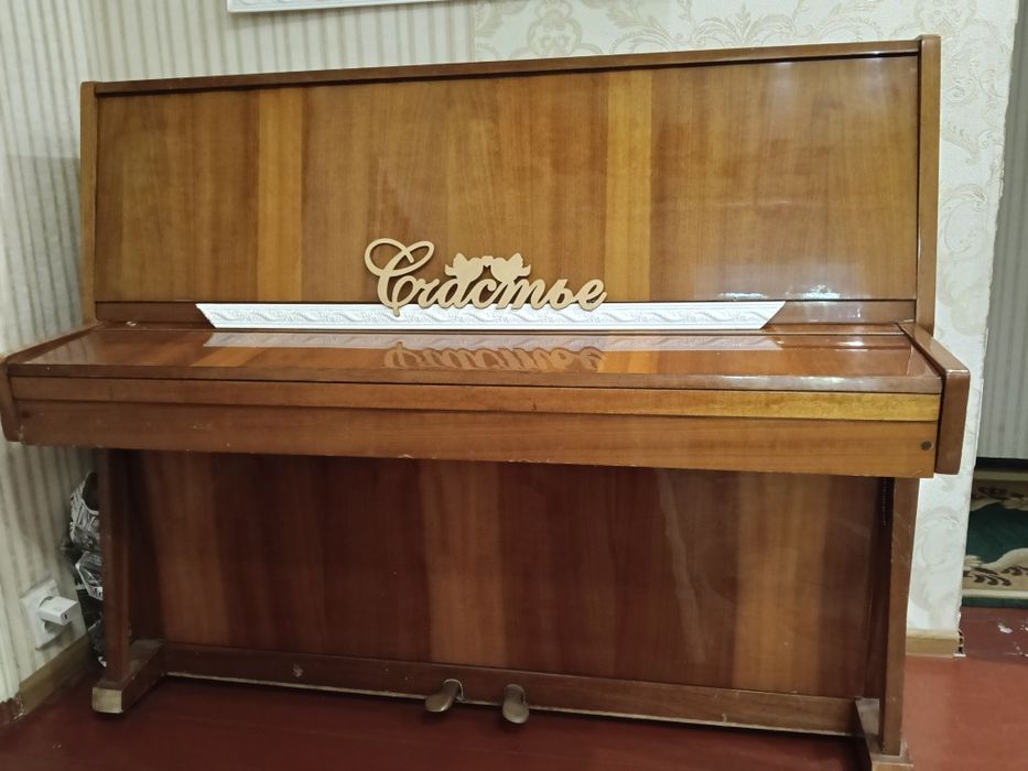 Піаніно, фортепіано Україна