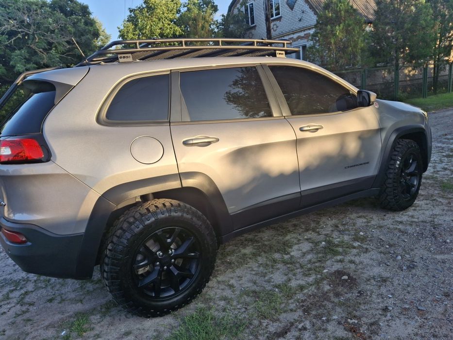 Jeep cherokee  продам