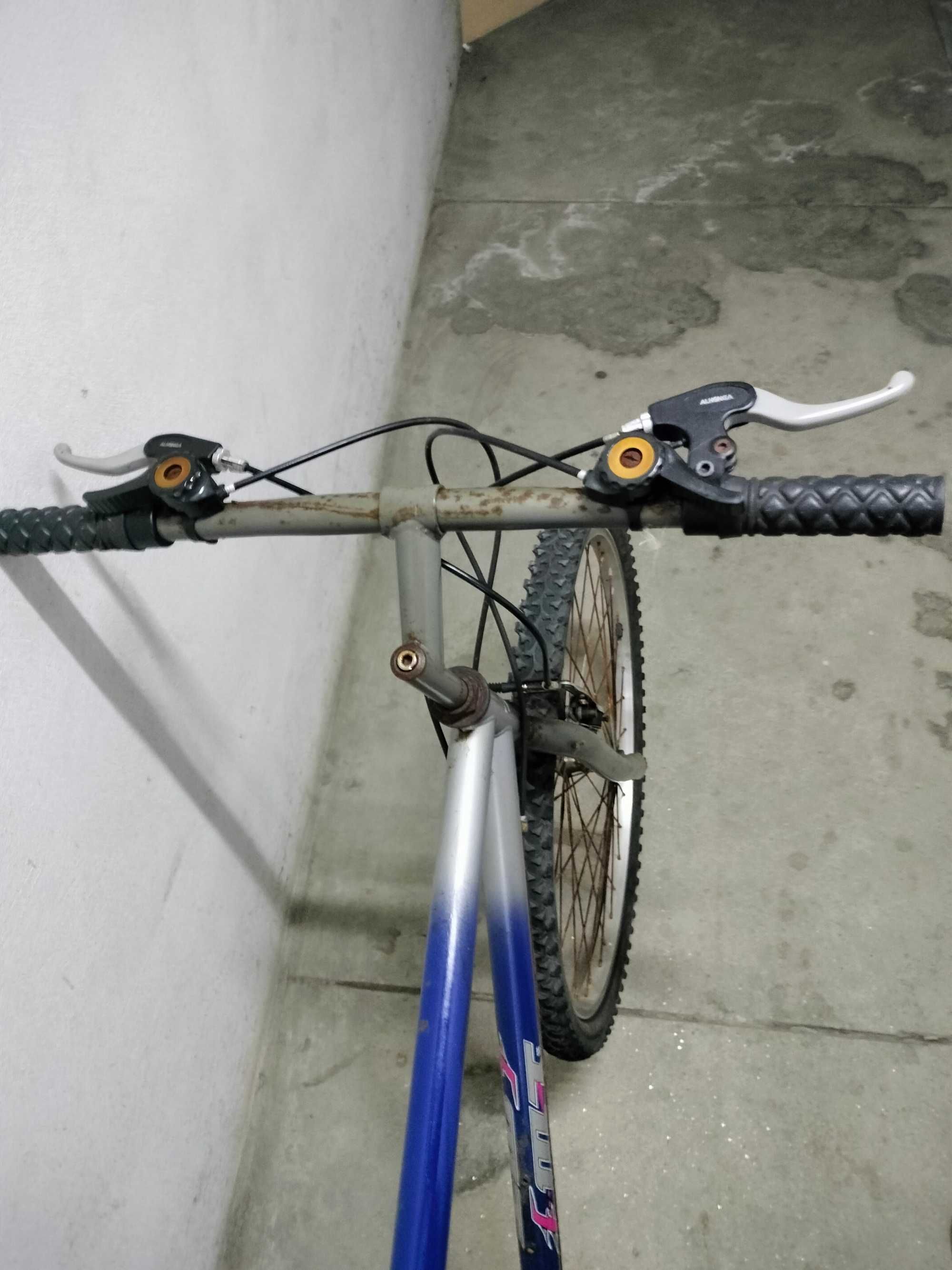 Bicicleta em mau estado