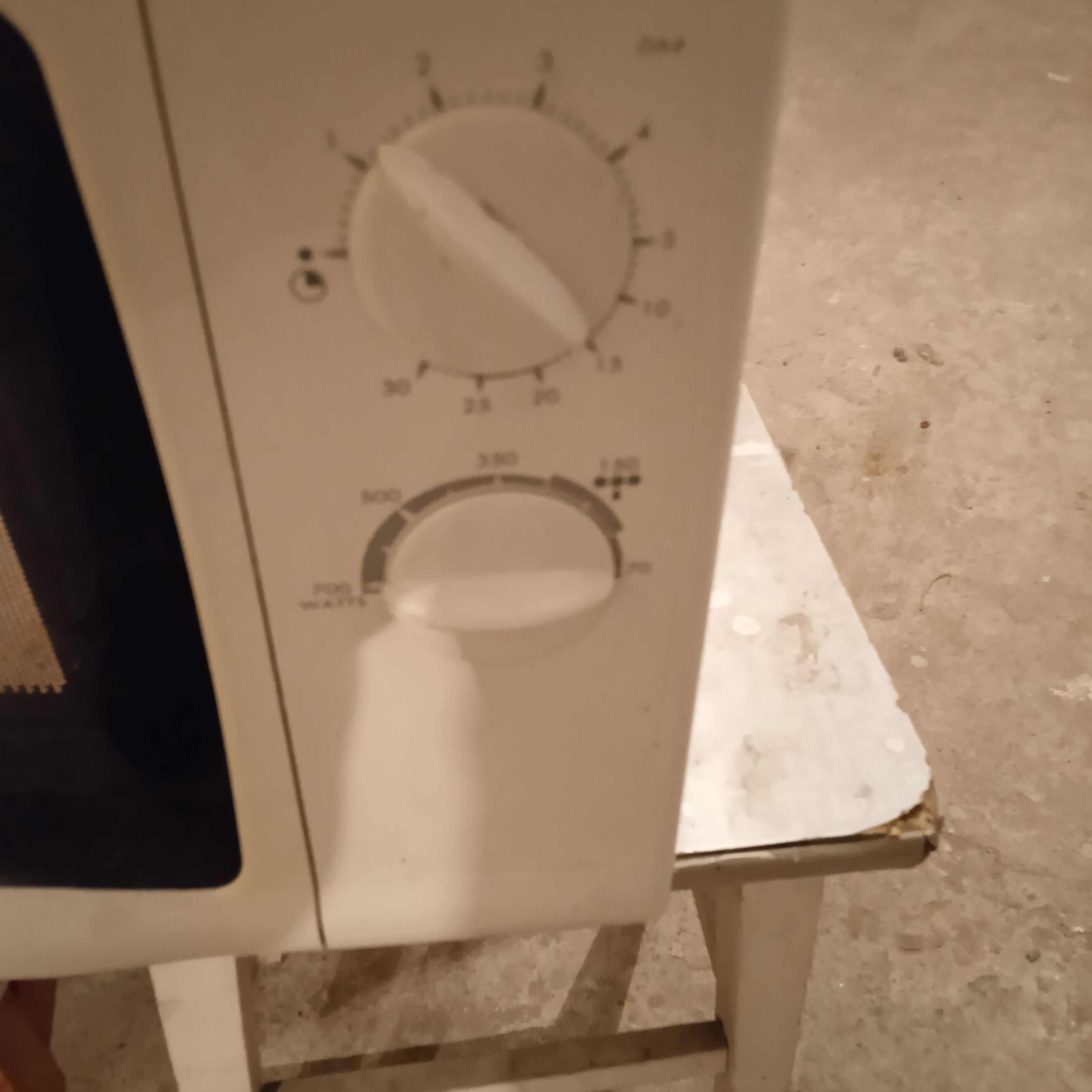 kuchenka mikrofalowa mikrofalówka moulinex 700 wat moc sprawna