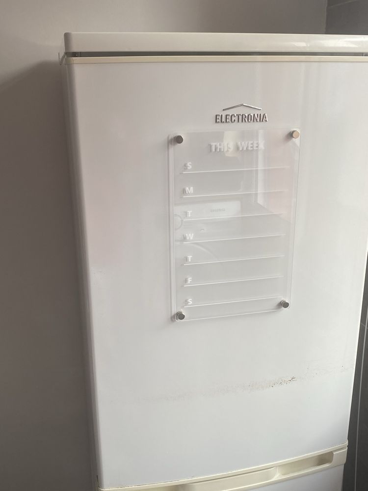 Frigorífico branco em bom estado
