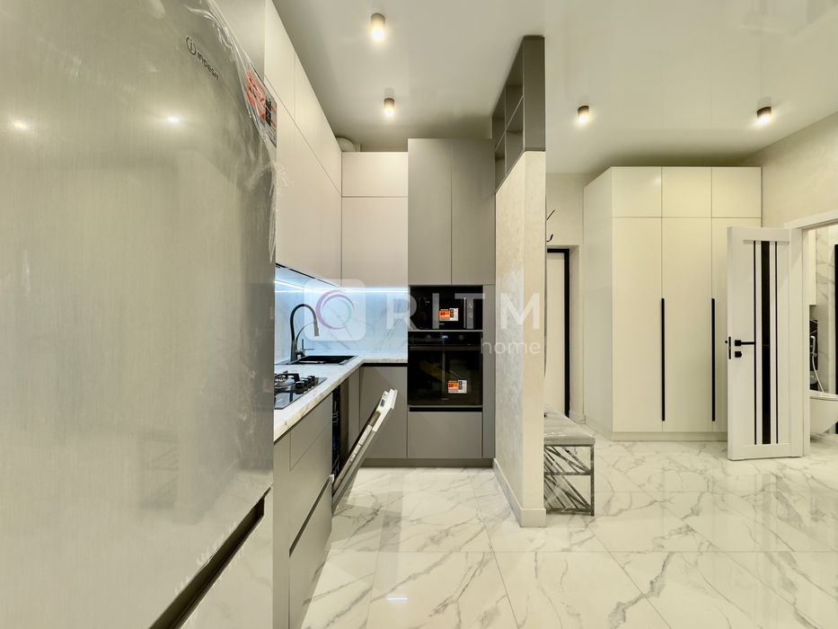 Продається 1-кімнатна квартира в нововбудові з ремонтом