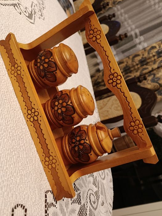 Zestaw drewnianych pojemników na przyprawy. Vintage Ukraina