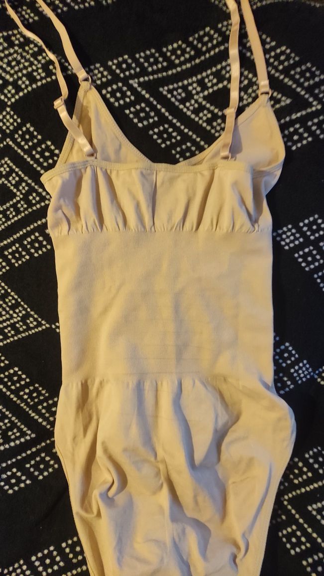 Body wyszczuplające modelujące damskie S beżowe nowe