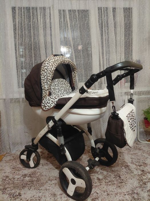 Коляска 2 в 1 в гарному стані