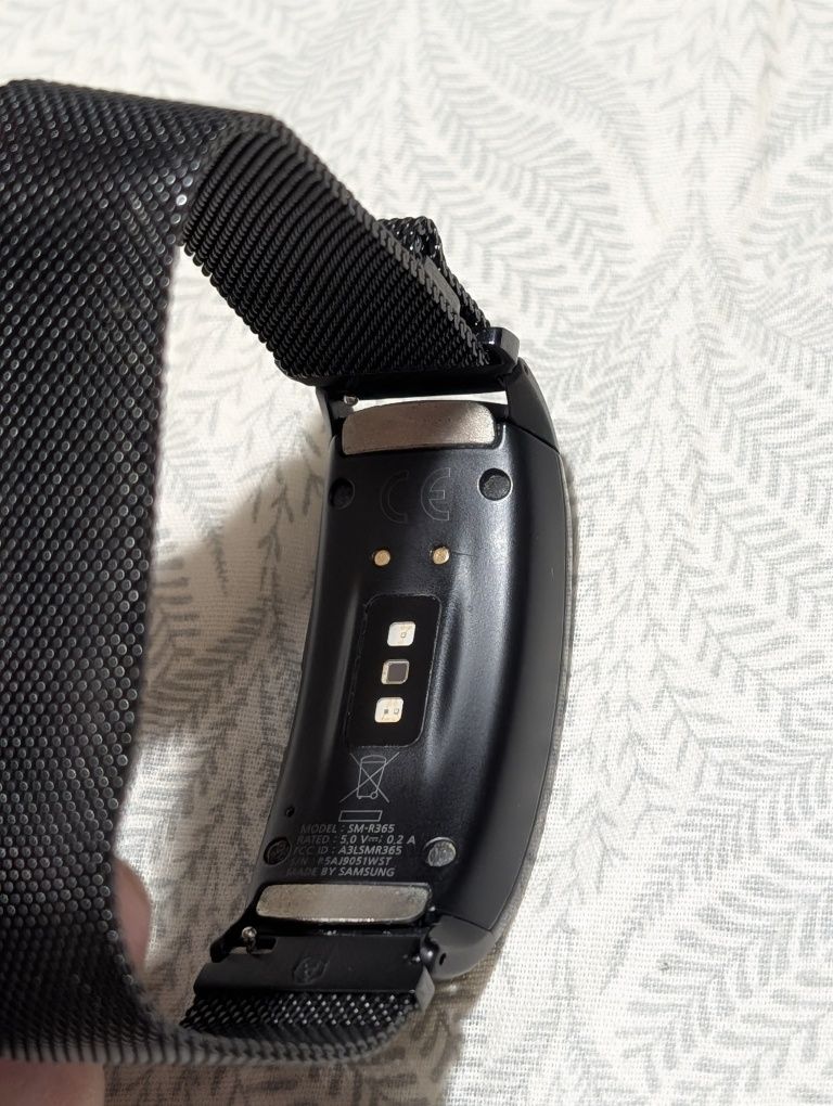 Смарт годинник Samsung gear fit 2 Pro