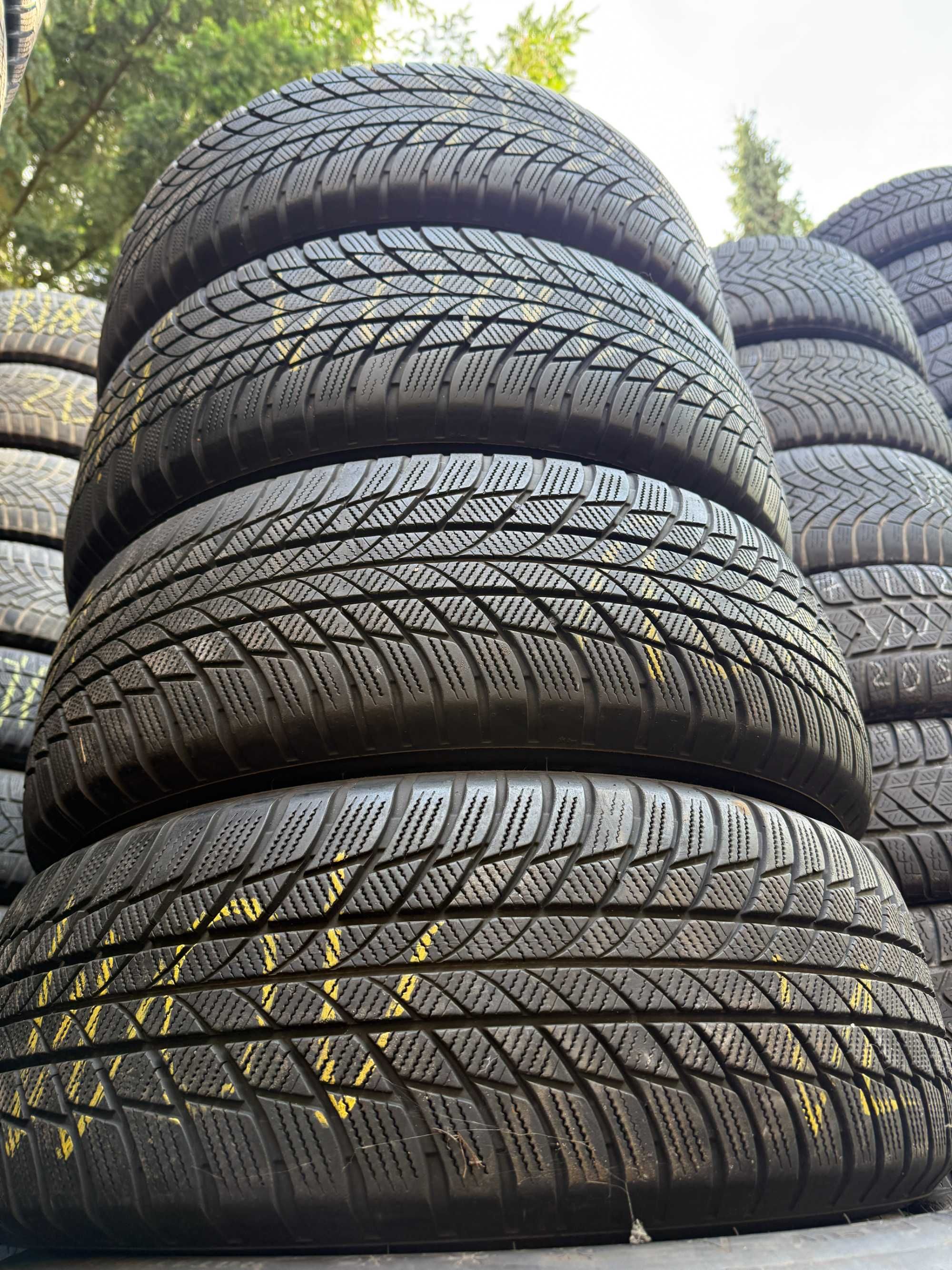 Komplet opon Bridgestone Blizzak LM001 225/60r18 104H XL RunFlat