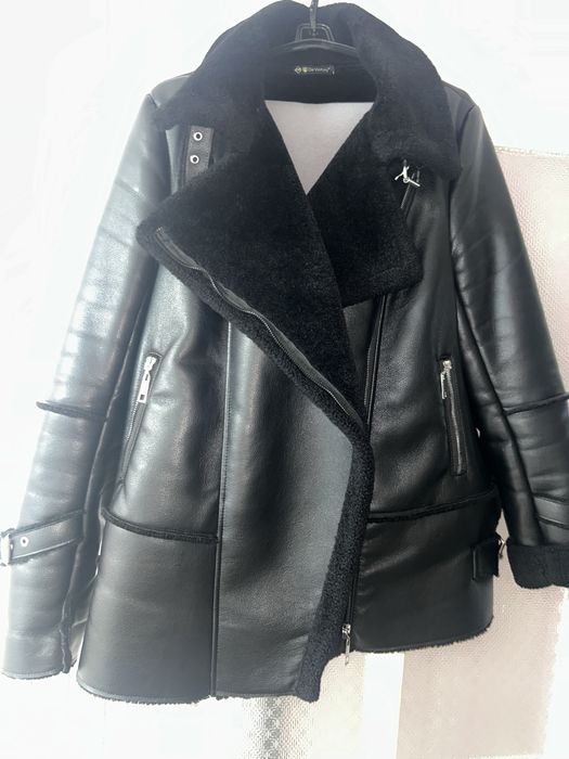 Дублянка чорна, жіноча