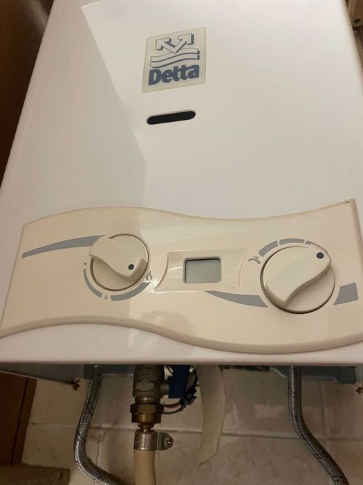 Esquentador Delta 11 i Gás Butano com Oferta Redutor e 2 Bilhas Gás BP