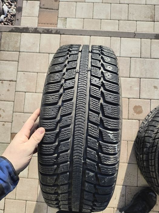 Opony zimowe 215/55R17