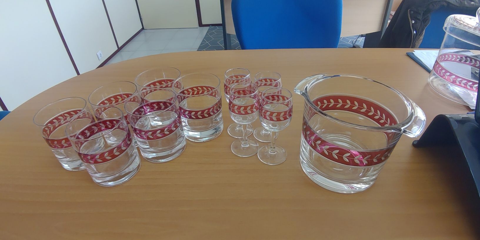 Conjunto Copos, Frapé e Frasco bolachas